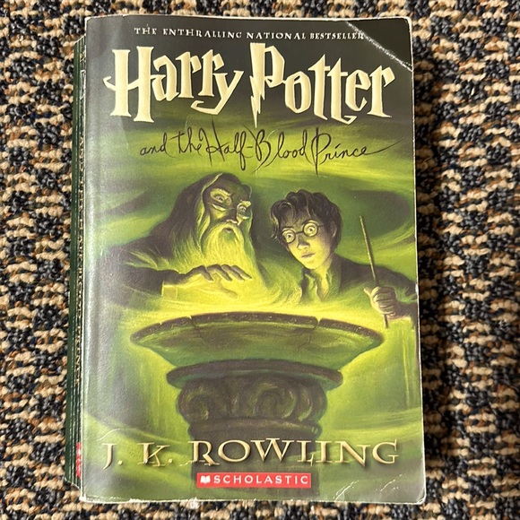 HARRY POTTER AND THE HALF-BLOOD PRINCE PAPERBACK FICTION BOOK BY J.K. ROWLING - Picture 1 of 4